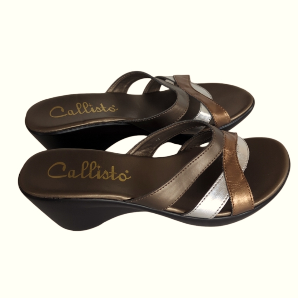 NWOT Callisto Jet Wedge Sandal 7 Brown Metallic Silver